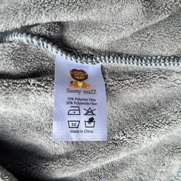 Infant baby toddler 0-6M grey hooded elephant robe - Picture 2 of 4